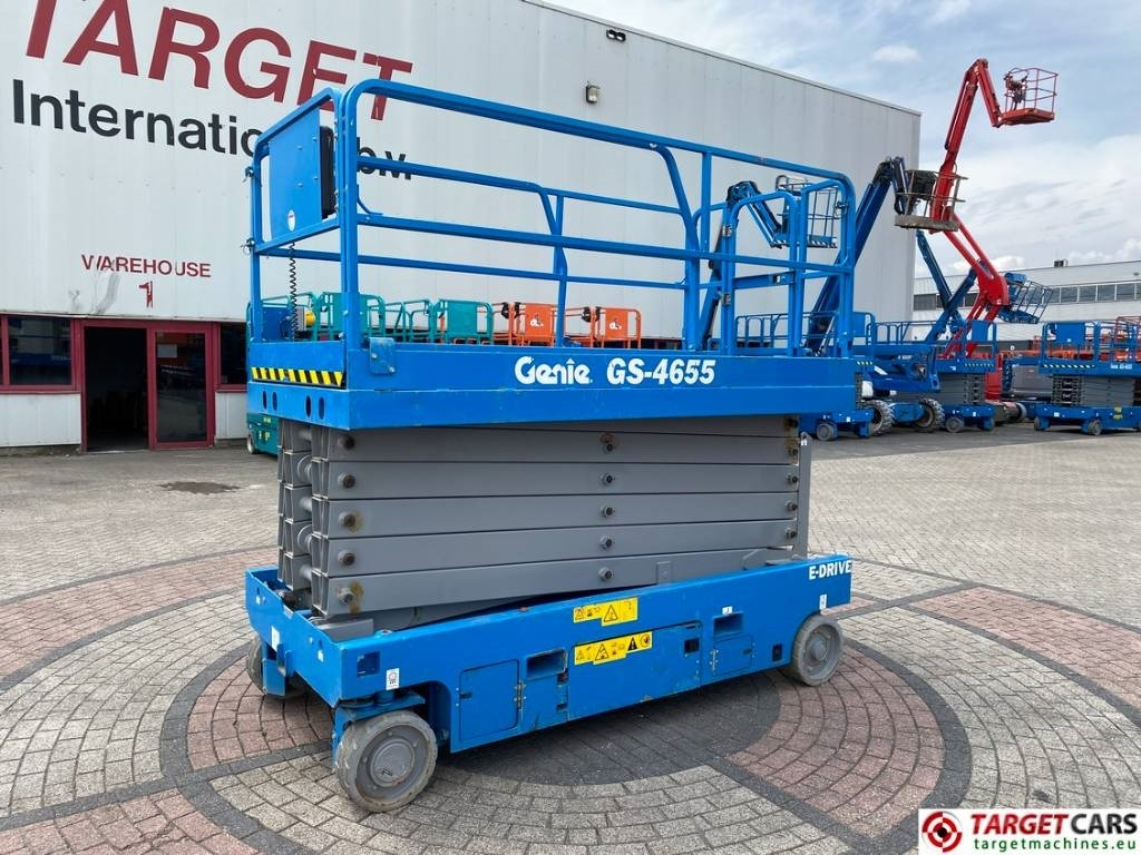 Genie GS-4655 Electric E-Drive Scissor Work Lift 1595cm - رافعات مقصية: صور 1 Genie GS-4655 Electric E-Drive Scissor Work Lift 1595cm - رافعات مقصية: صور 1