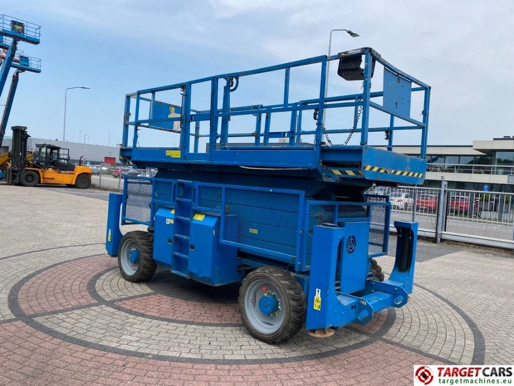 Genie GS-5390RT Diesel 4x4 Scissor Work Lift 1815cm - رافعات مقصية: صور 2 Genie GS-5390RT Diesel 4x4 Scissor Work Lift 1815cm - رافعات مقصية: صور 2