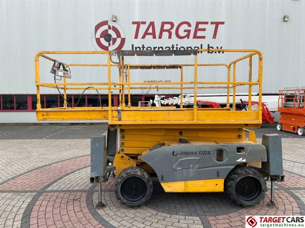 Haulotte Compact 12DX Diesel 4x4 Scissor Work Lift 1206cm - رافعات مقصية: صور 5 Haulotte Compact 12DX Diesel 4x4 Scissor Work Lift 1206cm - رافعات مقصية: صور 5