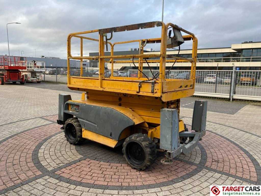 Haulotte Compact 12DX Diesel 4x4 Scissor Work Lift 1206cm - رافعات مقصية: صور 2 Haulotte Compact 12DX Diesel 4x4 Scissor Work Lift 1206cm - رافعات مقصية: صور 2