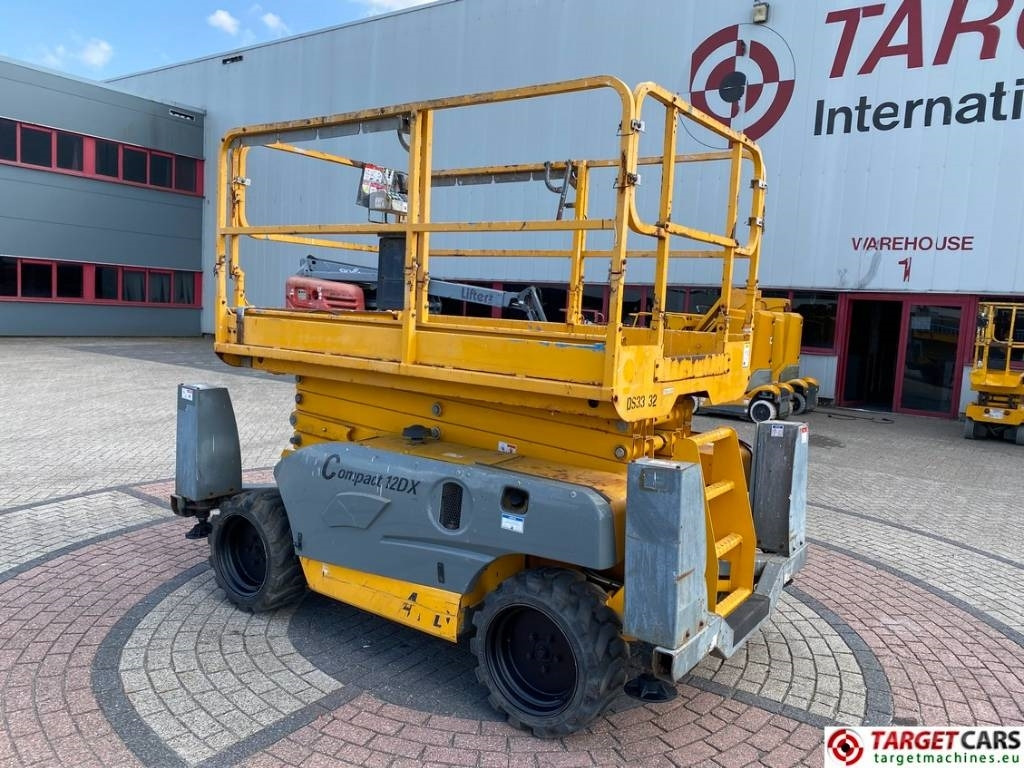 Haulotte Compact 12DX Diesel 4x4 Scissor Work Lift 1206cm - رافعات مقصية: صور 4 Haulotte Compact 12DX Diesel 4x4 Scissor Work Lift 1206cm - رافعات مقصية: صور 4
