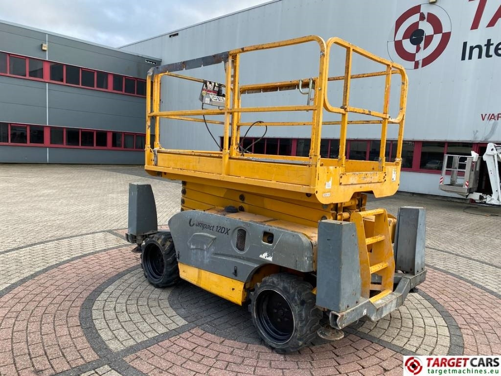 Haulotte Compact 12DX Diesel 4x4 Scissor Work Lift 1206cm - رافعات مقصية: صور 4 Haulotte Compact 12DX Diesel 4x4 Scissor Work Lift 1206cm - رافعات مقصية: صور 4
