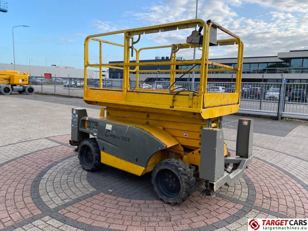 Haulotte Compact 12DX Diesel 4x4 Scissor Work Lift 1206cm - رافعات مقصية: صور 2 Haulotte Compact 12DX Diesel 4x4 Scissor Work Lift 1206cm - رافعات مقصية: صور 2