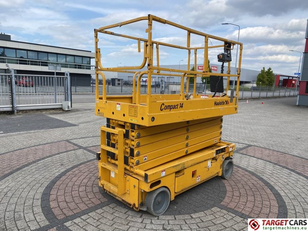 Haulotte Compact 14 Electric Scissor Work Lift 1385cm - رافعات مقصية: صور 3 Haulotte Compact 14 Electric Scissor Work Lift 1385cm - رافعات مقصية: صور 3
