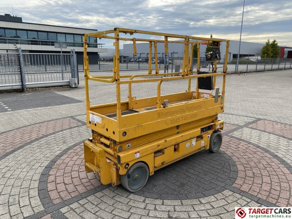 Haulotte Compact 8 Electric Scissor Work Lift 818cm - رافعات مقصية: صور 3 Haulotte Compact 8 Electric Scissor Work Lift 818cm - رافعات مقصية: صور 3