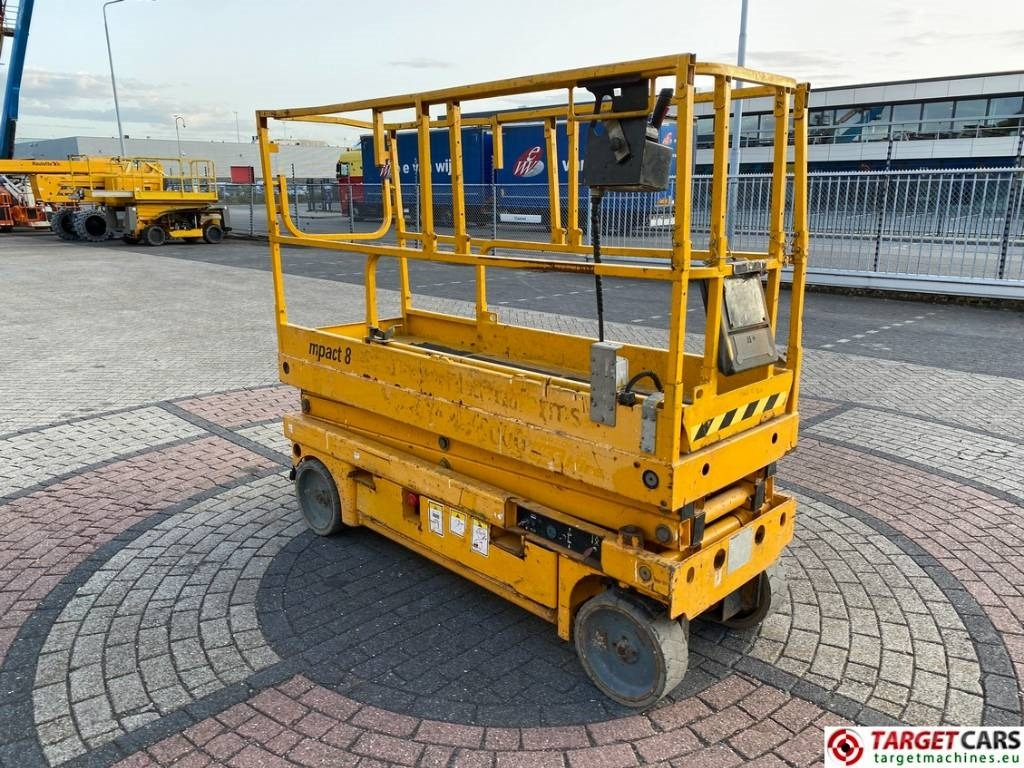 Haulotte Compact 8 Electric Scissor Work Lift 818cm - رافعات مقصية: صور 2 Haulotte Compact 8 Electric Scissor Work Lift 818cm - رافعات مقصية: صور 2