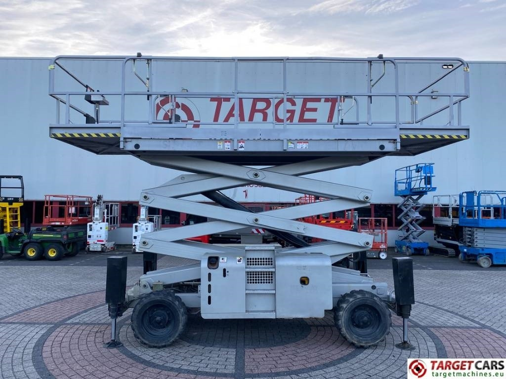 Haulotte H12SX Diesel 4x4 Scissor H12SDX Work Lift 1200cm - رافعات مقصية: صور 5 Haulotte H12SX Diesel 4x4 Scissor H12SDX Work Lift 1200cm - رافعات مقصية: صور 5