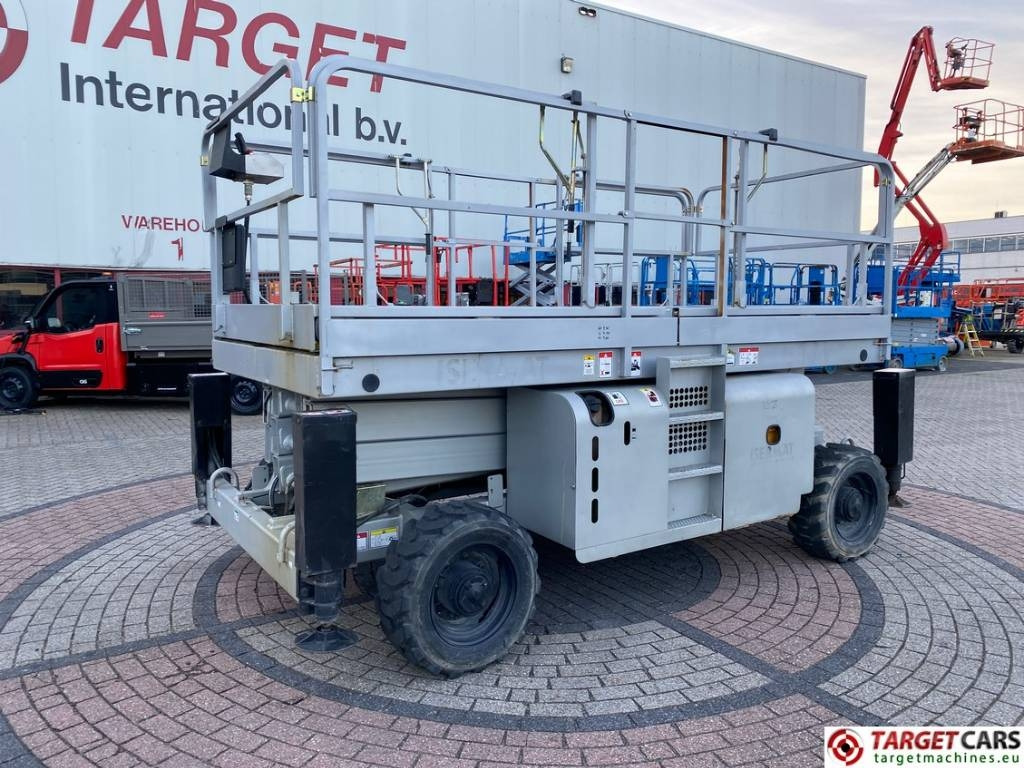Haulotte H12SX Diesel 4x4 Scissor H12SDX Work Lift 1200cm - رافعات مقصية: صور 1 Haulotte H12SX Diesel 4x4 Scissor H12SDX Work Lift 1200cm - رافعات مقصية: صور 1