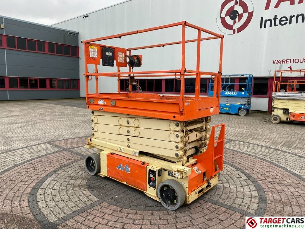 JLG 10RS Electric Scissor Work Lift 1175cm - رافعات مقصية: صور 4 JLG 10RS Electric Scissor Work Lift 1175cm - رافعات مقصية: صور 4