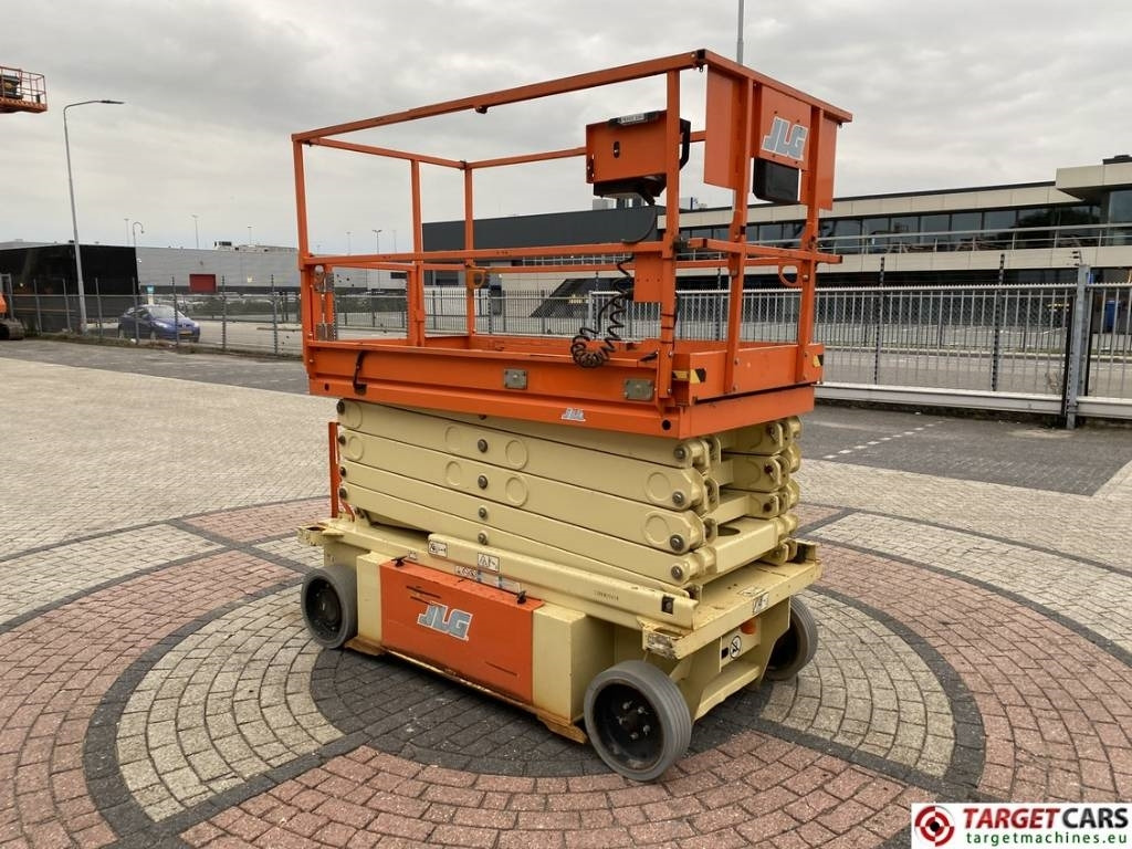 JLG 10RS Electric Scissor Work Lift 1175cm - رافعات مقصية: صور 2 JLG 10RS Electric Scissor Work Lift 1175cm - رافعات مقصية: صور 2