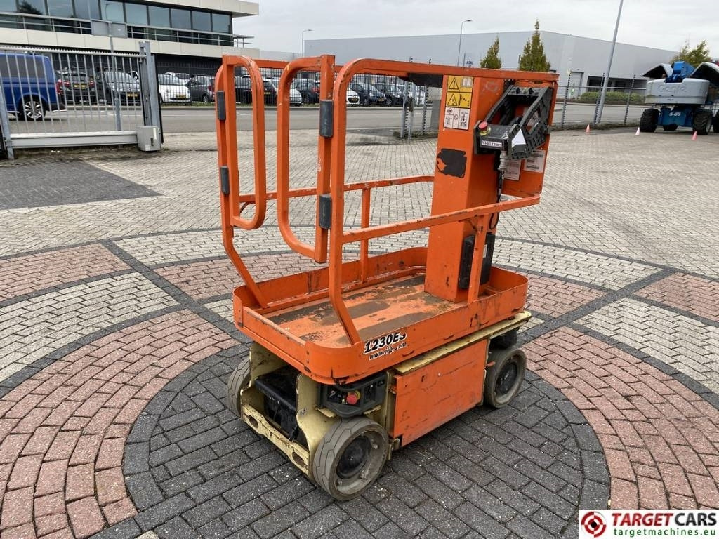 JLG 1230ES Electric Vertical Mast Work Lift 566cm - الرأسي رفع الصاري: صور 3 JLG 1230ES Electric Vertical Mast Work Lift 566cm - الرأسي رفع الصاري: صور 3