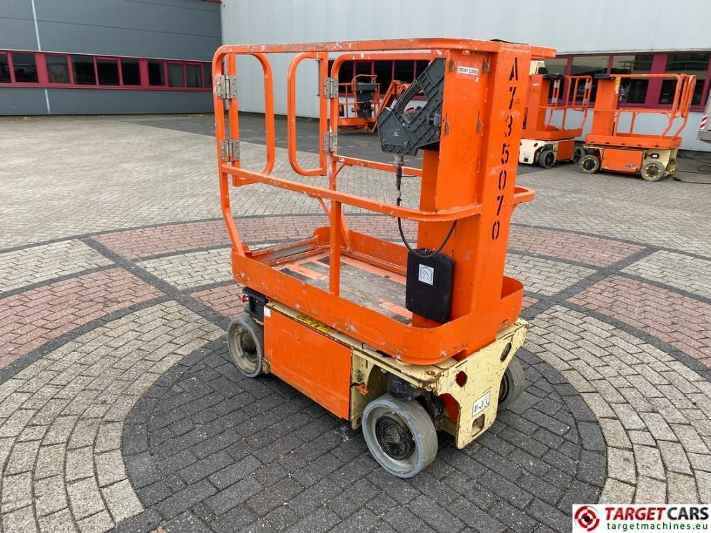 JLG 1230ES Electric Vertical Mast Work Lift 566cm - الرأسي رفع الصاري: صور 4 JLG 1230ES Electric Vertical Mast Work Lift 566cm - الرأسي رفع الصاري: صور 4