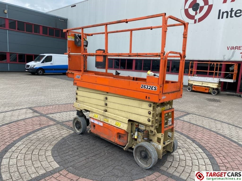JLG 2632ES Electric Scissor Work Lift 977cm - رافعات مقصية: صور 4 JLG 2632ES Electric Scissor Work Lift 977cm - رافعات مقصية: صور 4