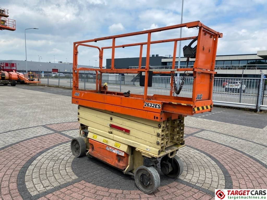 JLG 2632ES Electric Scissor Work Lift 977cm - رافعات مقصية: صور 2 JLG 2632ES Electric Scissor Work Lift 977cm - رافعات مقصية: صور 2