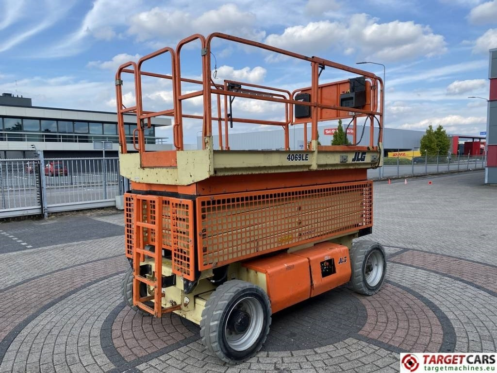 JLG 4069LE Electric Scissor Work Lift 1419cm - رافعات مقصية: صور 3 JLG 4069LE Electric Scissor Work Lift 1419cm - رافعات مقصية: صور 3