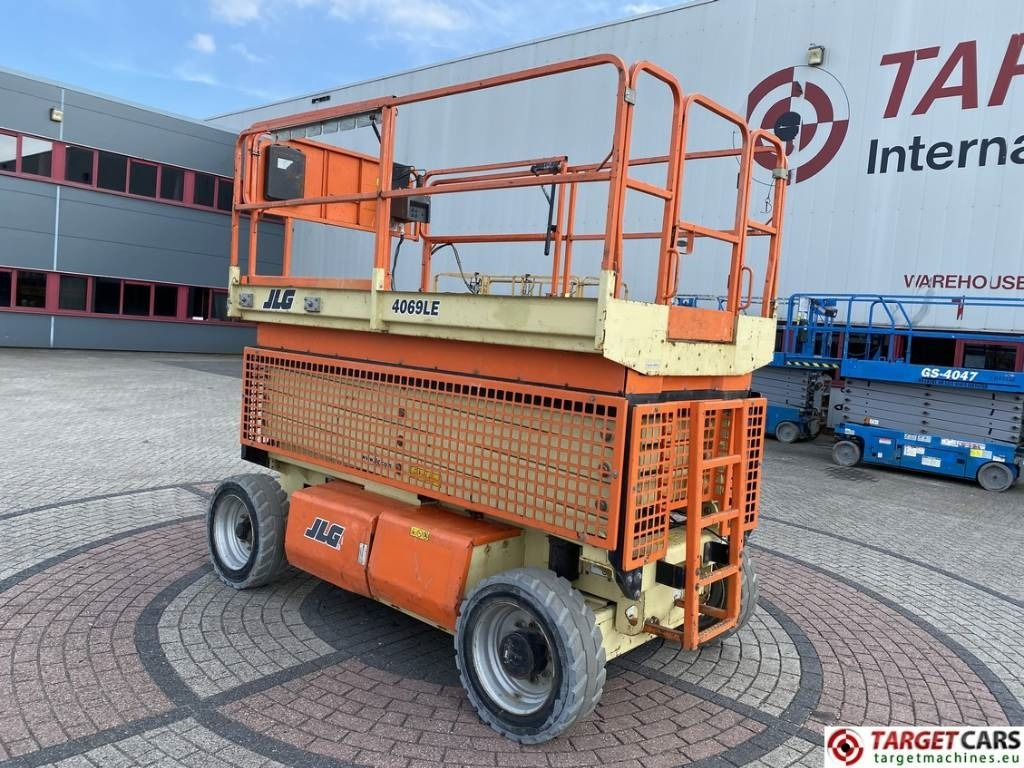 JLG 4069LE Electric Scissor Work Lift 1419cm - رافعات مقصية: صور 4 JLG 4069LE Electric Scissor Work Lift 1419cm - رافعات مقصية: صور 4