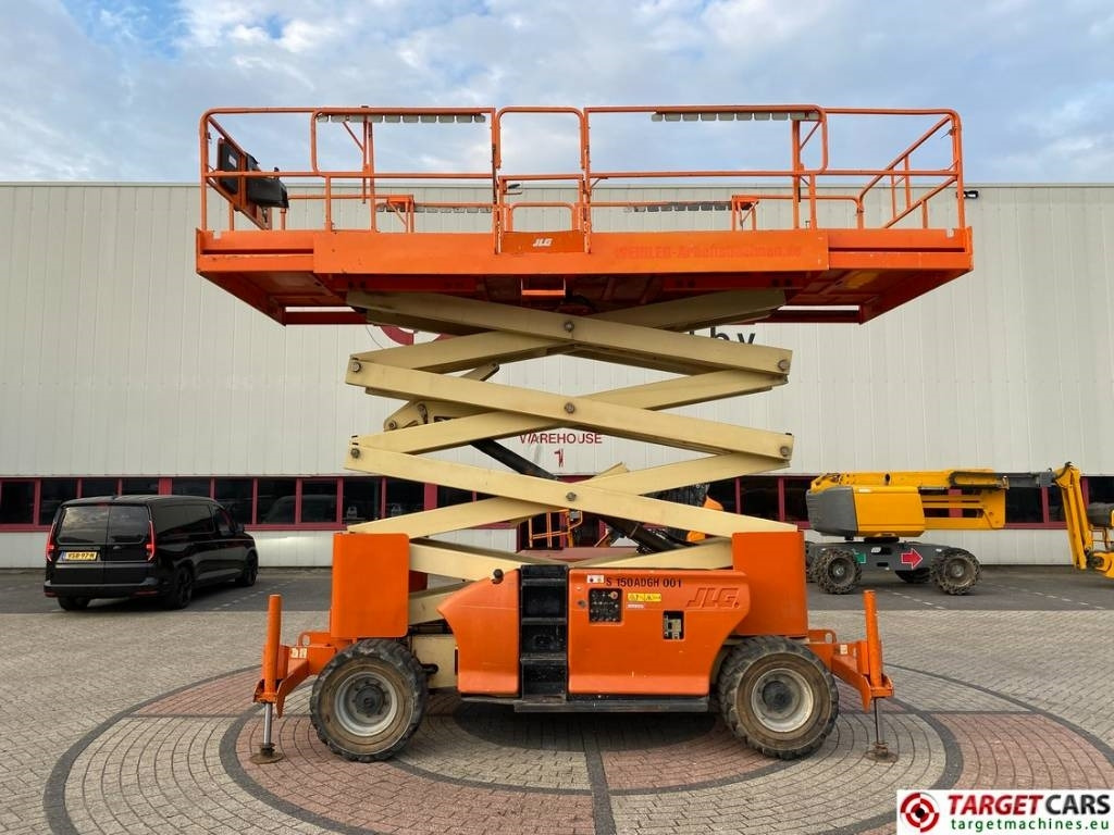 JLG 4394RT Diesel 4x4 Scissor Work Lift 1511cm - رافعات مقصية: صور 5 JLG 4394RT Diesel 4x4 Scissor Work Lift 1511cm - رافعات مقصية: صور 5