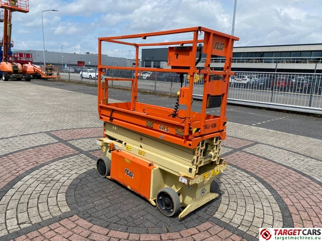 JLG 6RS Electric Scissor Work Lift 779cm - رافعات مقصية: صور 2 JLG 6RS Electric Scissor Work Lift 779cm - رافعات مقصية: صور 2