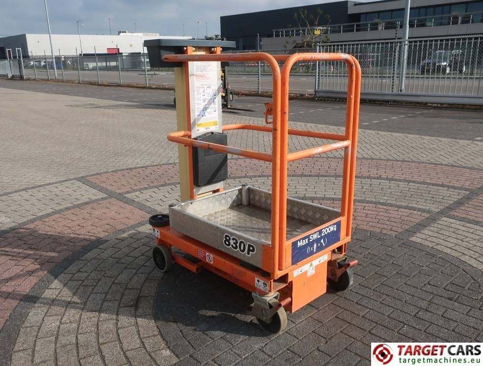 JLG Power Tower Nano 830P Vertical Lift 450cm - منصات هيدروليكية متنقلة: صور 2 JLG Power Tower Nano 830P Vertical Lift 450cm - منصات هيدروليكية متنقلة: صور 2