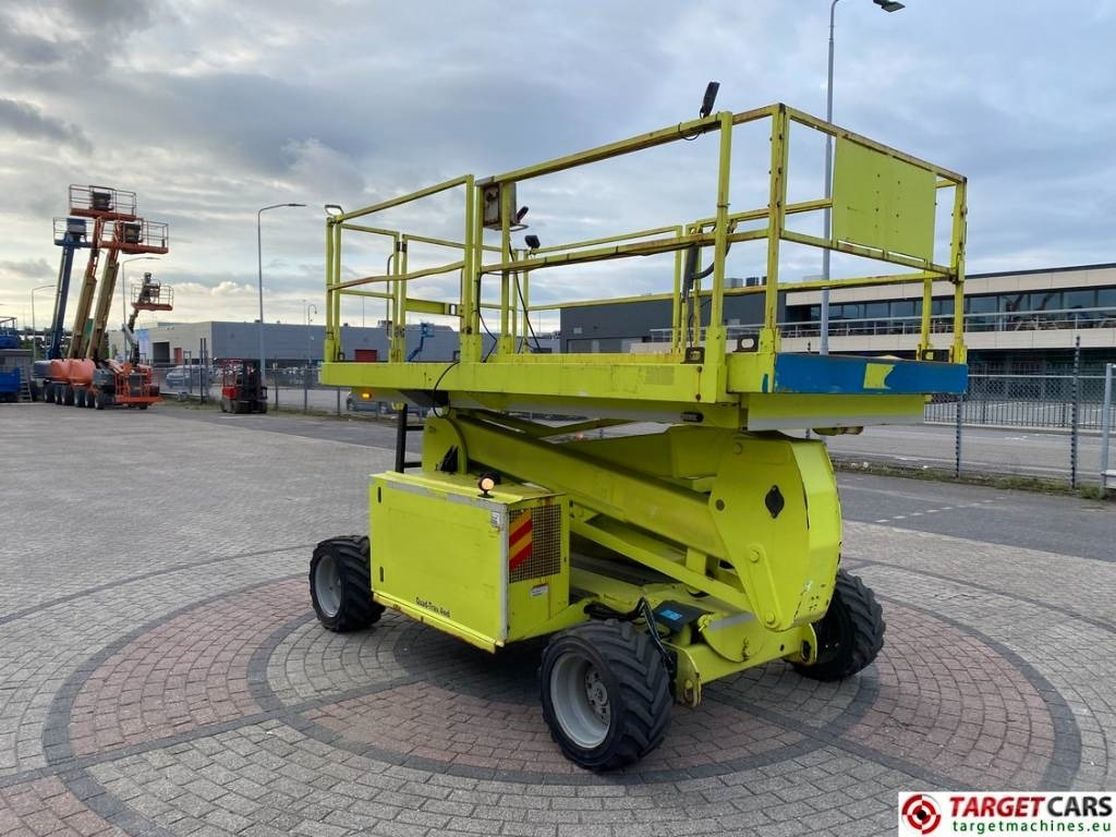MEC 2684RT Diesel 4x4 Scissor Lift Speed-Level 992cm - رافعات مقصية: صور 2 MEC 2684RT Diesel 4x4 Scissor Lift Speed-Level 992cm - رافعات مقصية: صور 2
