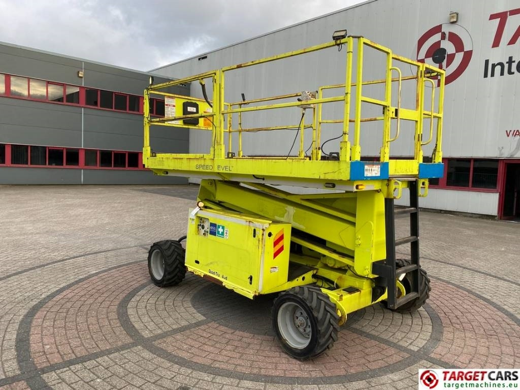 MEC 2684RT Diesel 4x4 Scissor Lift Speed-Level 992cm - رافعات مقصية: صور 4 MEC 2684RT Diesel 4x4 Scissor Lift Speed-Level 992cm - رافعات مقصية: صور 4