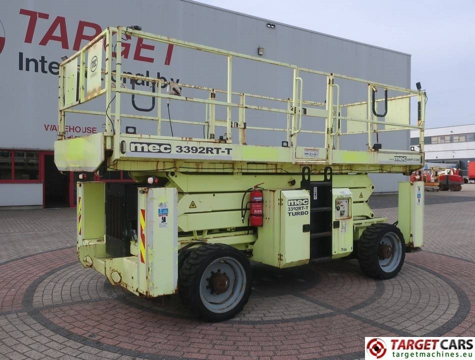 MEC 3392RT-T Diesel 4x4 Scissor Work Lift 1200cm - رافعات مقصية: صور 1 MEC 3392RT-T Diesel 4x4 Scissor Work Lift 1200cm - رافعات مقصية: صور 1