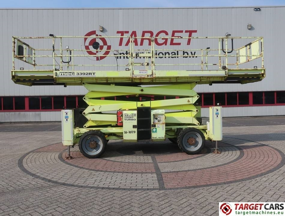 MEC 3392RT-T Diesel 4x4 Scissor Work Lift 1200cm - رافعات مقصية: صور 5 MEC 3392RT-T Diesel 4x4 Scissor Work Lift 1200cm - رافعات مقصية: صور 5