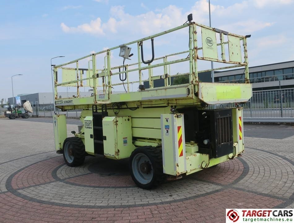 MEC 3392RT-T Diesel 4x4 Scissor Work Lift 1200cm - رافعات مقصية: صور 2 MEC 3392RT-T Diesel 4x4 Scissor Work Lift 1200cm - رافعات مقصية: صور 2