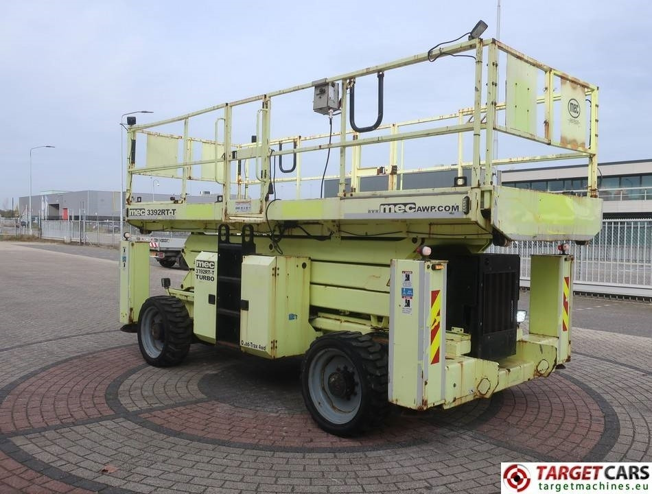 MEC 3392RT-T Diesel 4x4 Scissor Work Lift 1200cm - رافعات مقصية: صور 2 MEC 3392RT-T Diesel 4x4 Scissor Work Lift 1200cm - رافعات مقصية: صور 2
