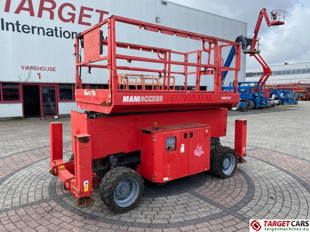 Manitou 140SC Diesel 4x4 Scissor Work Lift 1412cm - رافعات مقصية: صور 1 Manitou 140SC Diesel 4x4 Scissor Work Lift 1412cm - رافعات مقصية: صور 1