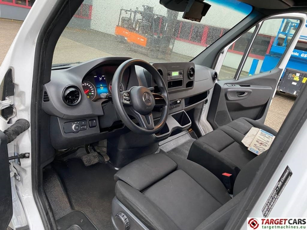 Mercedes-Benz Sprinter 515CDI Closed Box Van Taillift - بصندوق مغلق شاحنة: صور 5 Mercedes-Benz Sprinter 515CDI Closed Box Van Taillift - بصندوق مغلق شاحنة: صور 5