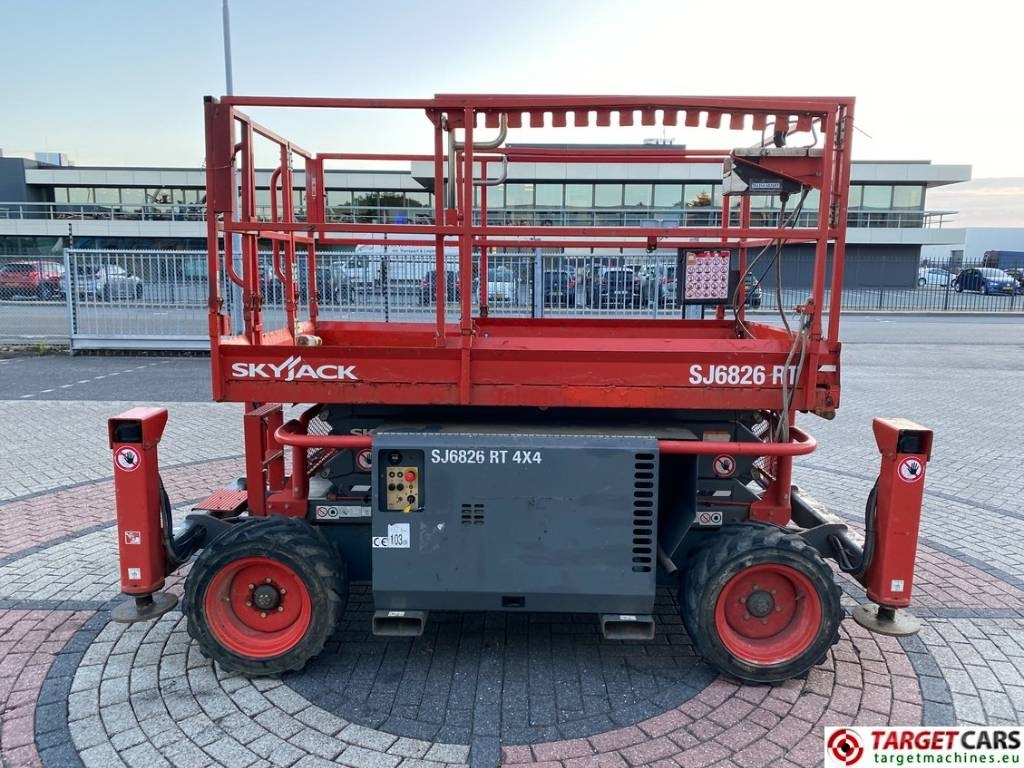 رافعات مقصية SkyJack SJ6826RT Diesel 4x4 Scissor 6826 Work Lift 992cm: صور 30 رافعات مقصية SkyJack SJ6826RT Diesel 4x4 Scissor 6826 Work Lift 992cm: صور 30