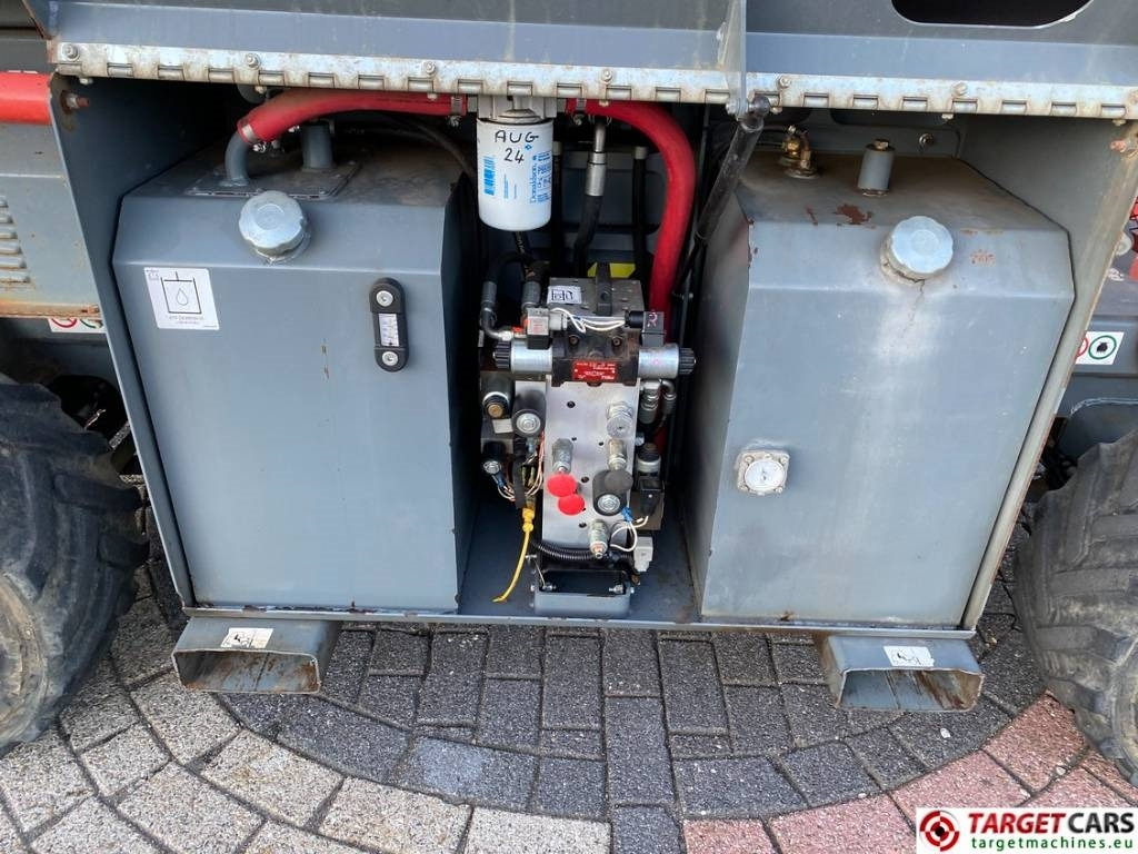 رافعات مقصية SkyJack SJ6826RT Diesel 4x4 Scissor 6826 Work Lift 992cm: صور 14 رافعات مقصية SkyJack SJ6826RT Diesel 4x4 Scissor 6826 Work Lift 992cm: صور 14