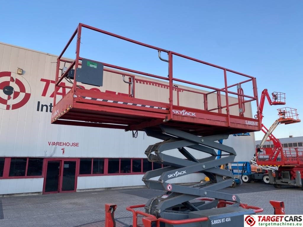 رافعات مقصية SkyJack SJ6826RT Diesel 4x4 Scissor 6826 Work Lift 992cm: صور 18 رافعات مقصية SkyJack SJ6826RT Diesel 4x4 Scissor 6826 Work Lift 992cm: صور 18