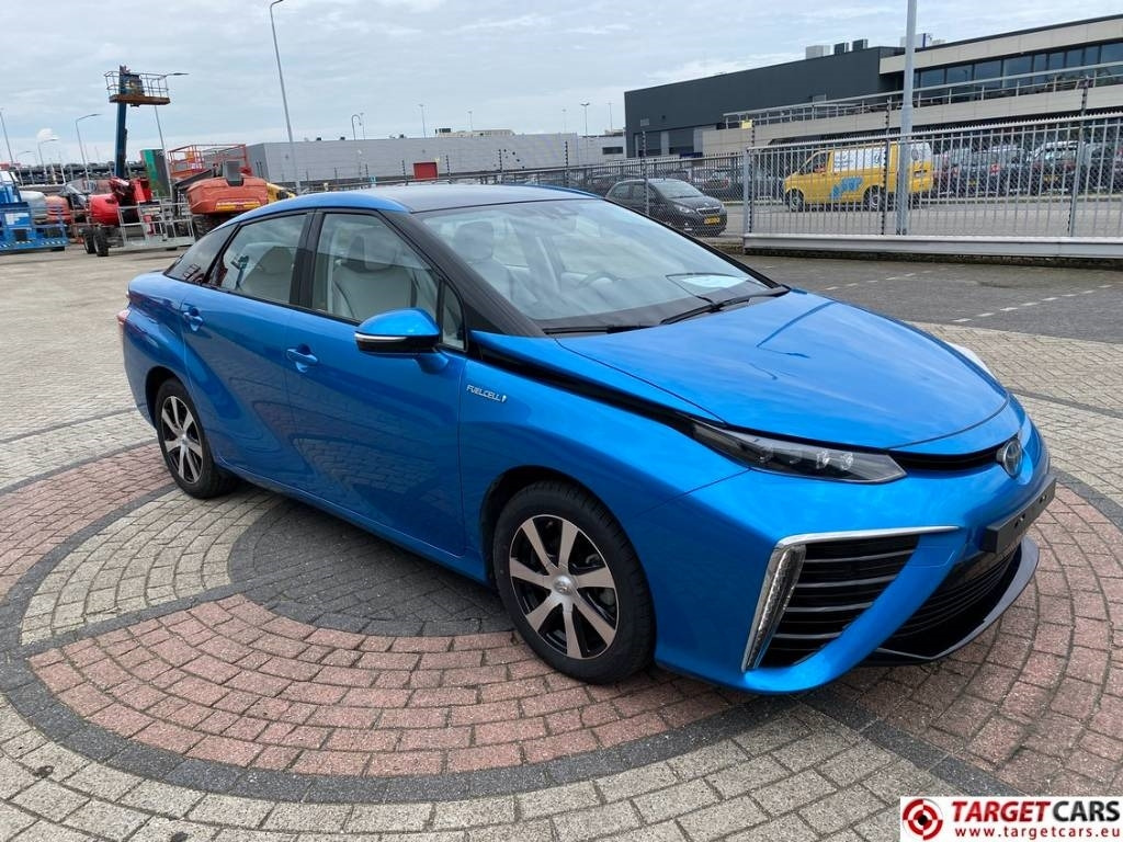 Toyota Mirai FCV HydroGen FuelCell - سيارة: صور 3 Toyota Mirai FCV HydroGen FuelCell - سيارة: صور 3