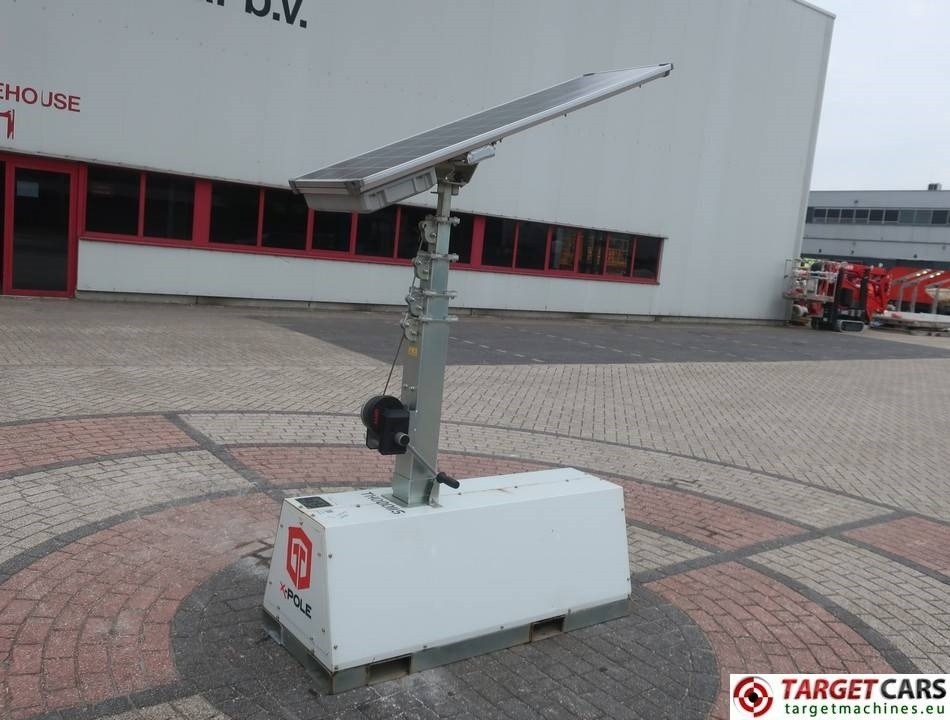 Trime X-Pole 2x25W Led Solar Tower Light - ابراج اضاءة: صور 1 Trime X-Pole 2x25W Led Solar Tower Light - ابراج اضاءة: صور 1