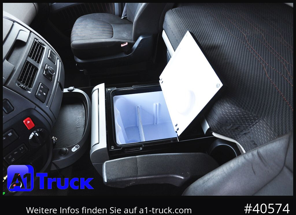 DAF XF 530 SSC, Volumen, vers.Sattelplatte, Intarder, Standklima, - شاحنة جرار: صور 4 DAF XF 530 SSC, Volumen, vers.Sattelplatte, Intarder, Standklima, - شاحنة جرار: صور 4