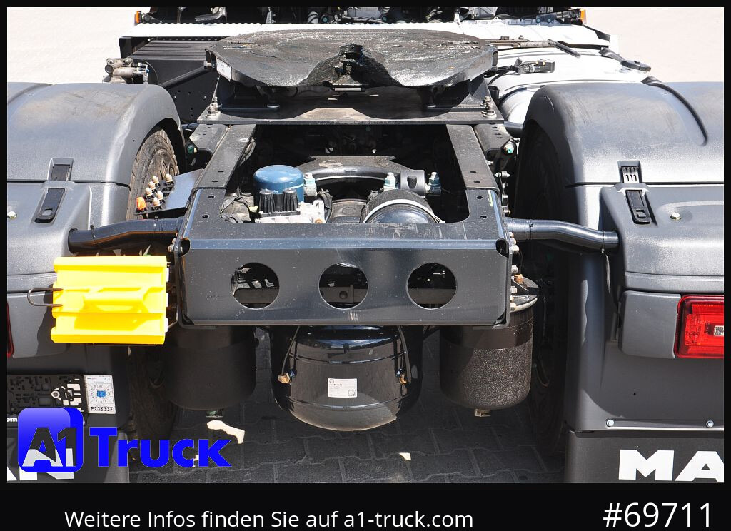 MAN TGX 18,480 BLS Intarder Standklima, Garantie - شاحنة جرار: صور 3 MAN TGX 18,480 BLS Intarder Standklima, Garantie - شاحنة جرار: صور 3