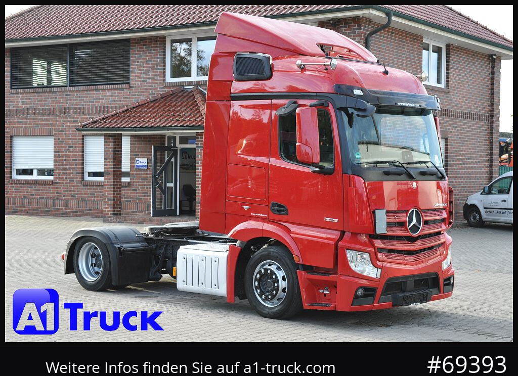 MERCEDES-BENZ Actros 1832, Lowliner, 1 Vorbesitzer - شاحنة جرار: صور 1 MERCEDES-BENZ Actros 1832, Lowliner, 1 Vorbesitzer - شاحنة جرار: صور 1