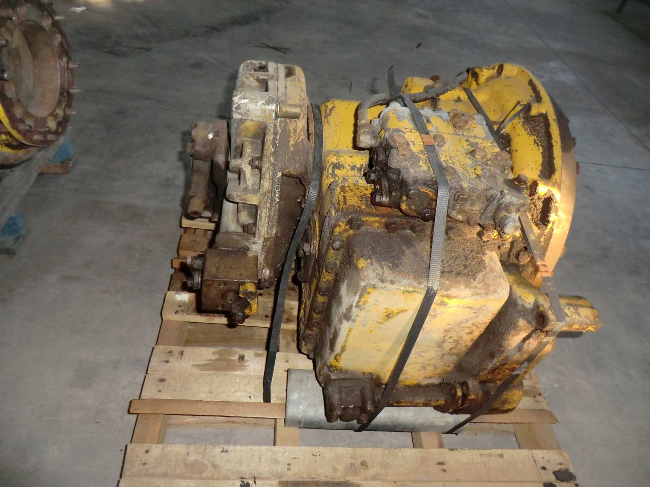 Caterpillar 631B CONVERTER - نقل الحركة - آلات البناء: صور 5 Caterpillar 631B CONVERTER - نقل الحركة - آلات البناء: صور 5