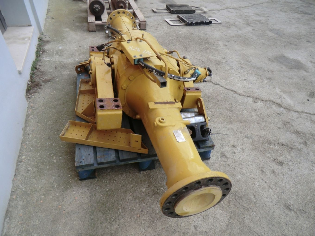 Caterpillar 928G - المحور الخلفي - آلات البناء: صور 2 Caterpillar 928G - المحور الخلفي - آلات البناء: صور 2