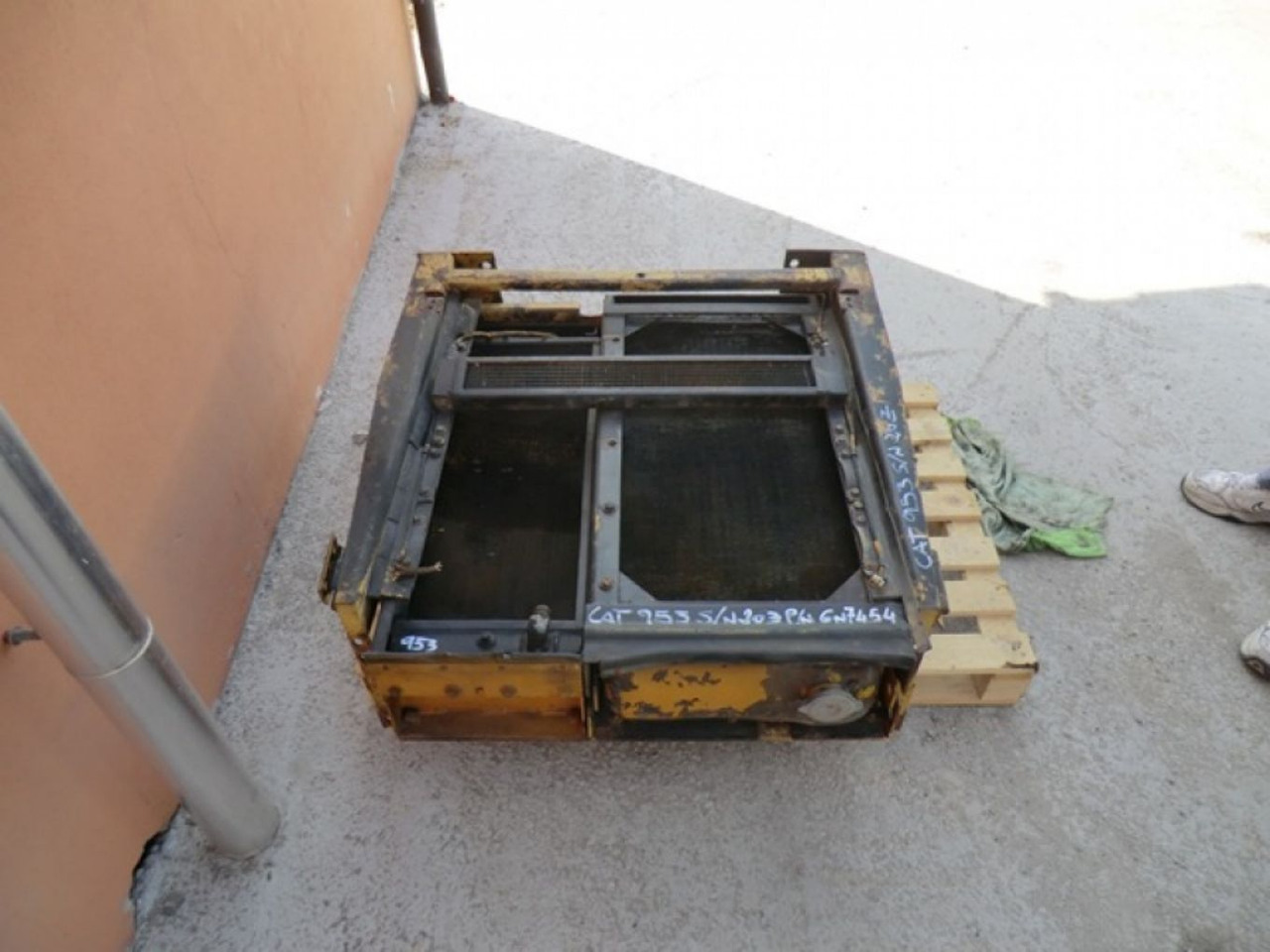 Caterpillar 953 RADIATORE ACQUA - المشعاع - آلات البناء: صور 1 Caterpillar 953 RADIATORE ACQUA - المشعاع - آلات البناء: صور 1