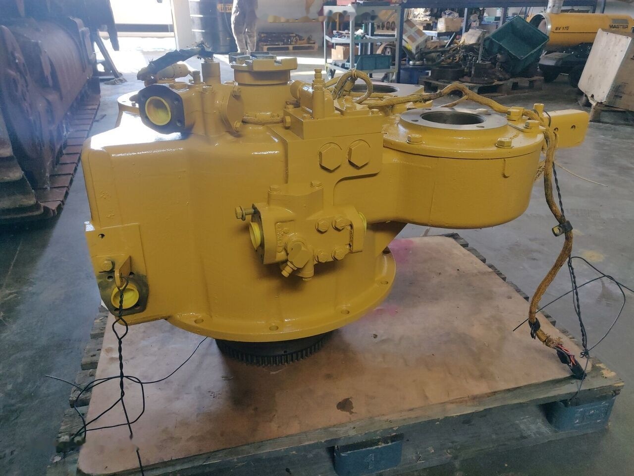 USED TORQUE CONVERTER S/N 6AT00274 (1285303 1285302) CATERPILLAR 988G - علم السوائل المتحركة - اللودر بعجل: صور 3 USED TORQUE CONVERTER S/N 6AT00274 (1285303 1285302) CATERPILLAR 988G - علم السوائل المتحركة - اللودر بعجل: صور 3