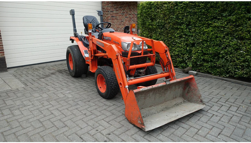 Kubota B2230 HST Hydrostaat MOTOR DEFECT - جرار صغير: صور 2 Kubota B2230 HST Hydrostaat MOTOR DEFECT - جرار صغير: صور 2