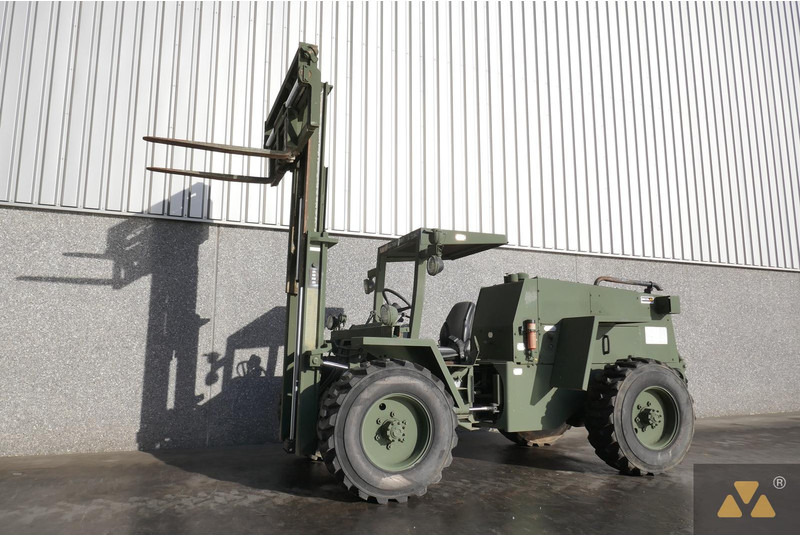 Case M4K Ex-army - شاحنات الطرق الوعرة: صور 5 Case M4K Ex-army - شاحنات الطرق الوعرة: صور 5