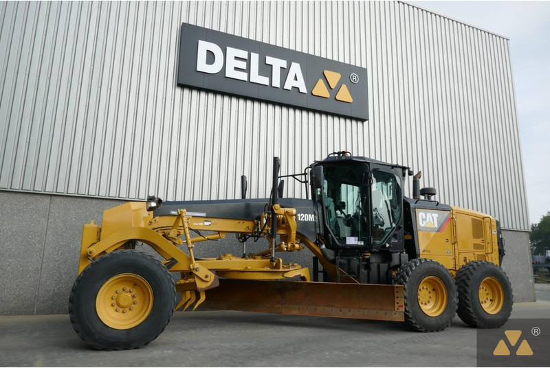 Caterpillar 120M2 - آلة تسوية الأرض: صور 4 Caterpillar 120M2 - آلة تسوية الأرض: صور 4