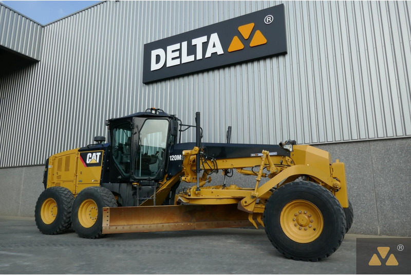 Caterpillar 120M2 - آلة تسوية الأرض: صور 3 Caterpillar 120M2 - آلة تسوية الأرض: صور 3