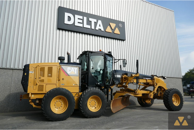 Caterpillar 120M2 - آلة تسوية الأرض: صور 5 Caterpillar 120M2 - آلة تسوية الأرض: صور 5