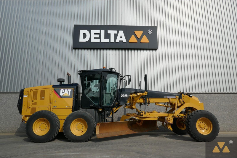 Caterpillar 120M2 - آلة تسوية الأرض: صور 2 Caterpillar 120M2 - آلة تسوية الأرض: صور 2