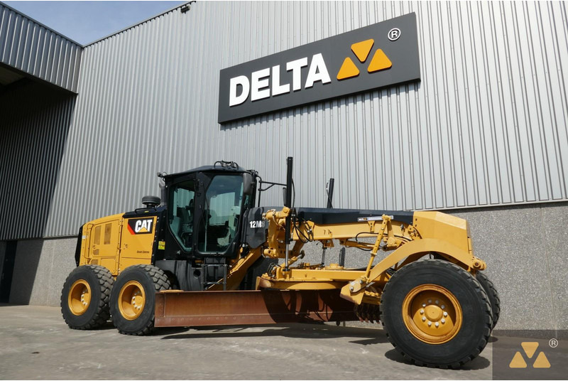 Caterpillar 12M3 - آلة تسوية الأرض: صور 3 Caterpillar 12M3 - آلة تسوية الأرض: صور 3